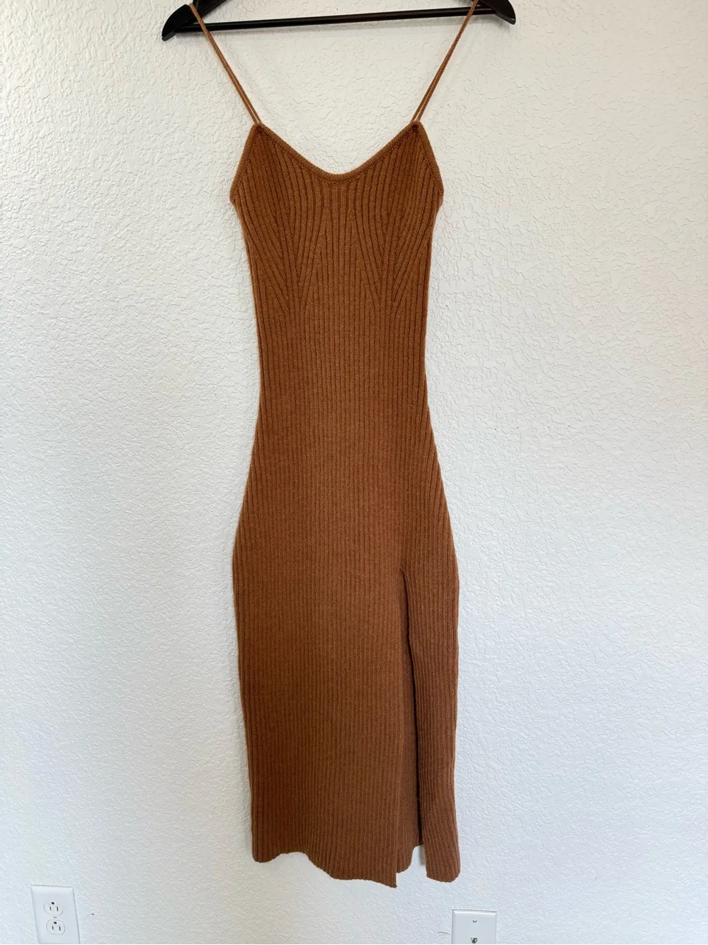 Cider Ribbed Knit Bodycon Midi Dress | Side Slit Cami | Toffee Brown‎ | M